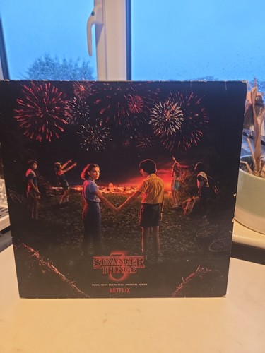 Stranger things season 3 - things:,